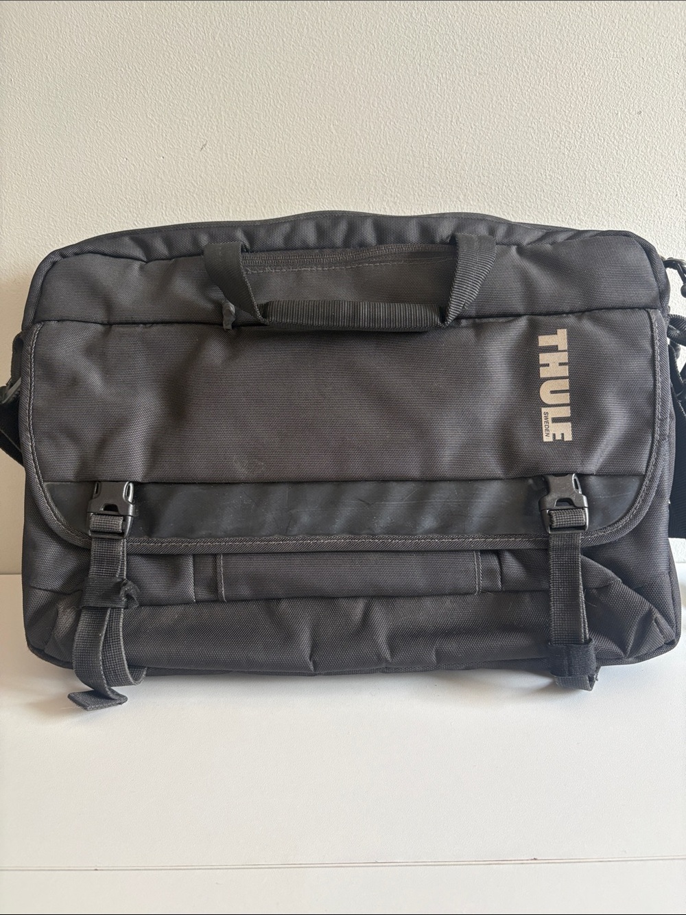 Thule Sweden Black Laptop Messenger Briefcase Bag